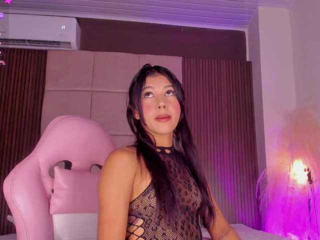 Kendall-19 live cam on BongaCams