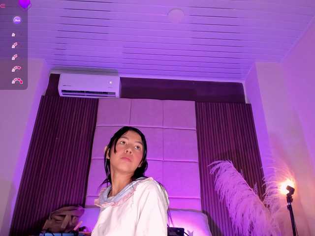 Kendall-19 live cam on BongaCams