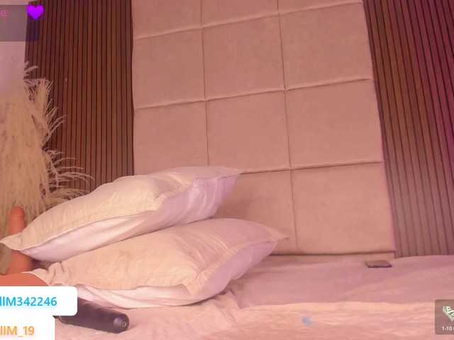 Kendall-19's BongaCams show and profile