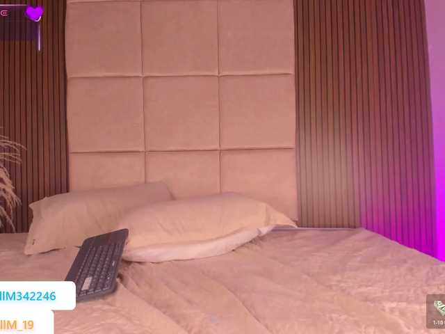 Kendall-19's BongaCams show and profile