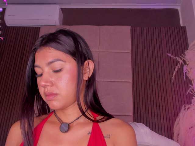 Kendall-19 live cam on BongaCams