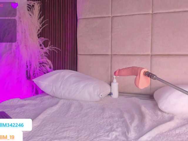 Kendall-19's BongaCams show and profile