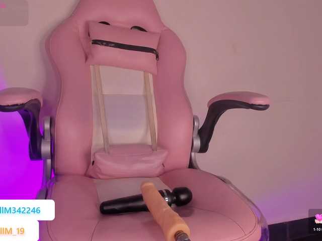 Kendall-19 live cam on BongaCams