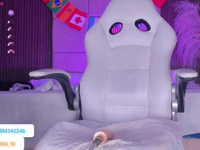 Kendall-19 live cam on BongaCams