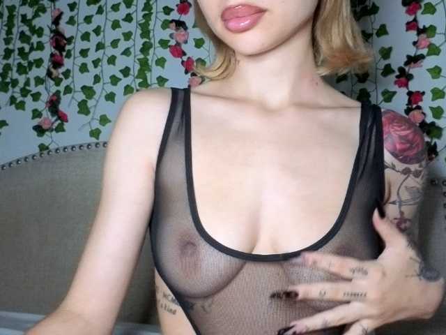 Xoxcat live cam on BongaCams