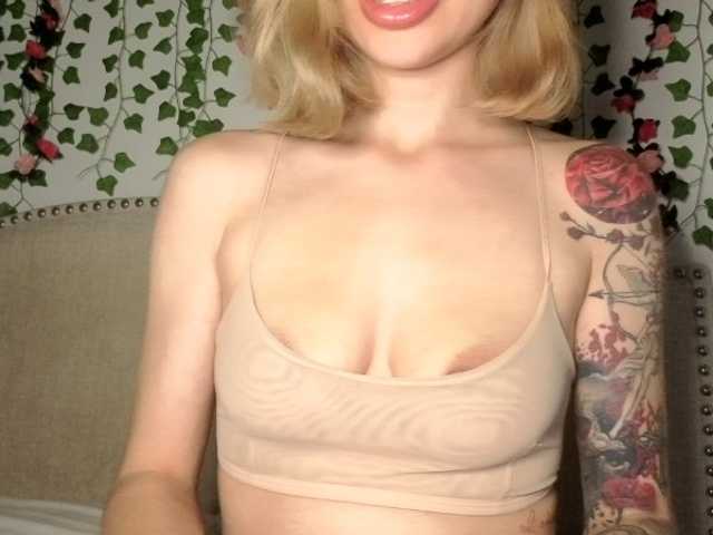 Xoxcat live cam on BongaCams