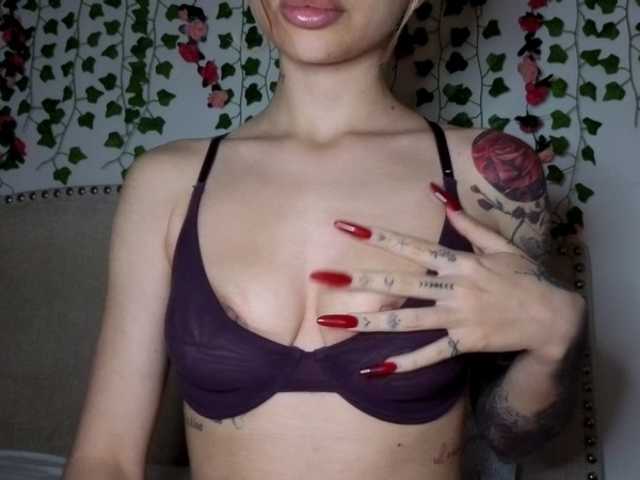 Xoxcat live cam on BongaCams