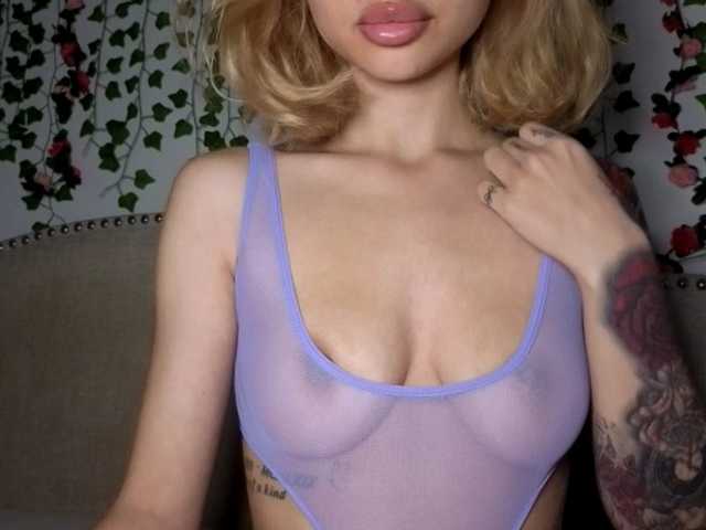 Xoxcat live cam on BongaCams