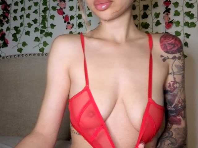 Xoxcat live cam on BongaCams