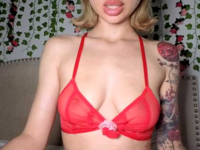 Xoxcat live cam on BongaCams