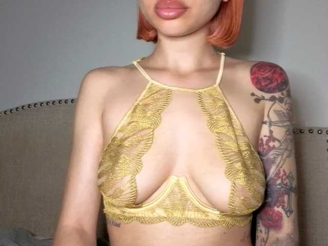 Xoxcat live cam on BongaCams