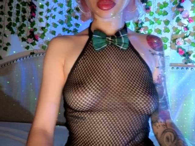 Xoxcat live cam on BongaCams