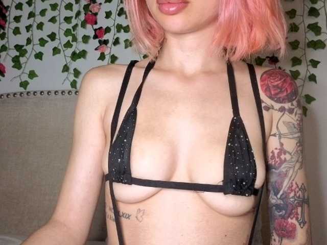 Xoxcat live cam on BongaCams