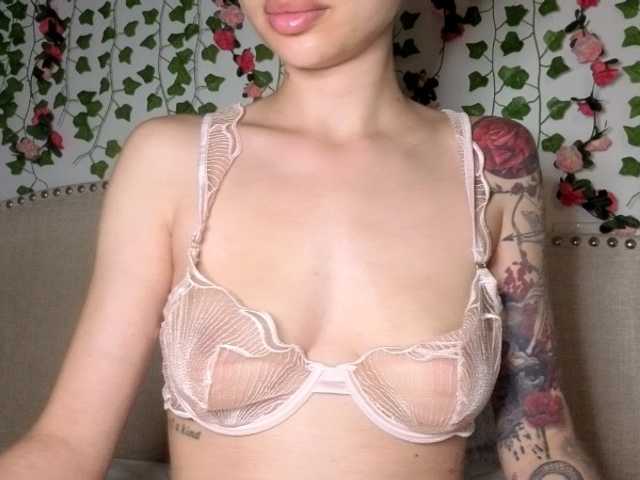 Xoxcat live cam on BongaCams