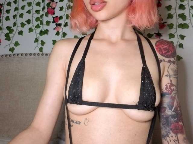 Xoxcat live cam on BongaCams
