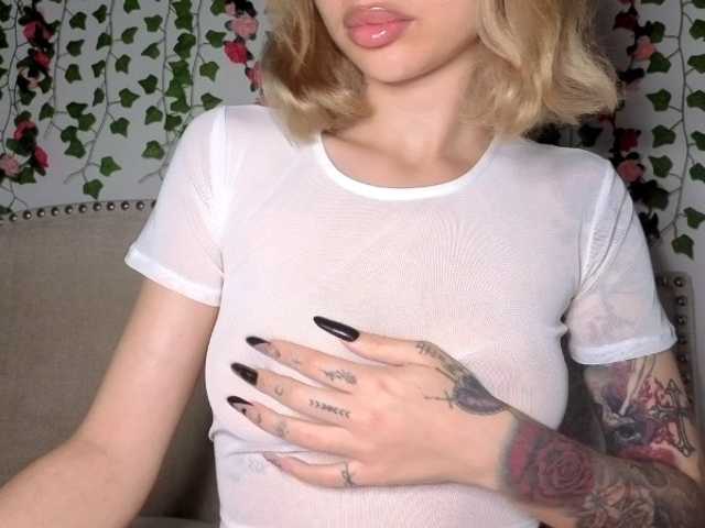 Xoxcat live cam on BongaCams