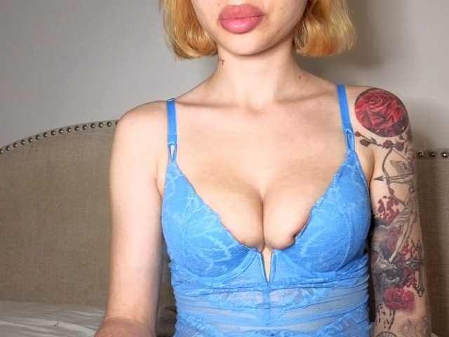 Xoxcat live cam on BongaCams