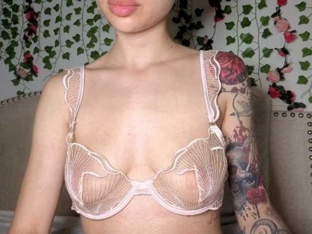 Xoxcat live cam on BongaCams