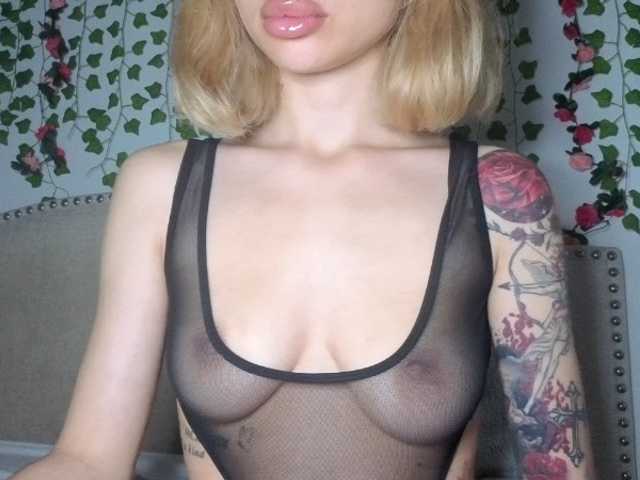 Xoxcat live cam on BongaCams