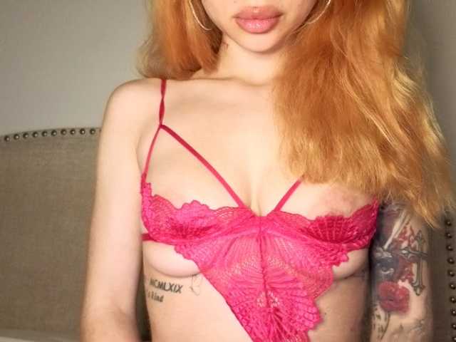 Xoxcat's BongaCams show and profile