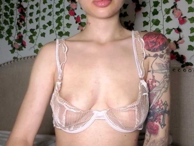 Xoxcat live cam on BongaCams