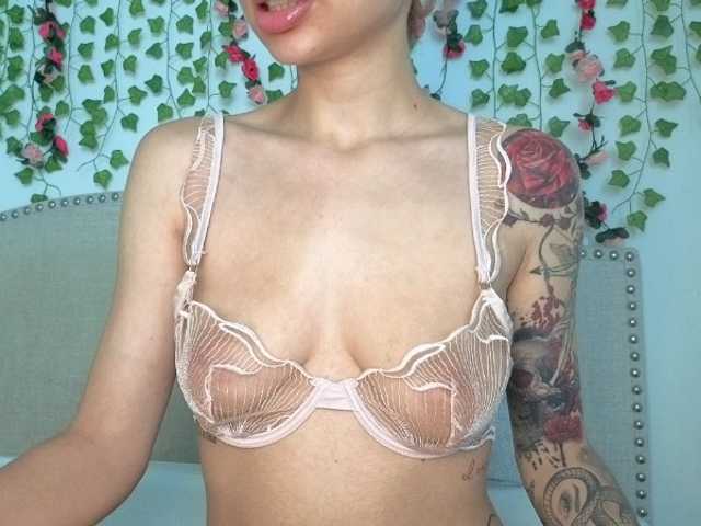 Xoxcat live cam on BongaCams