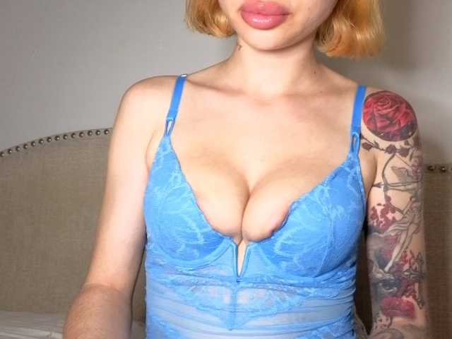 Xoxcat live cam on BongaCams