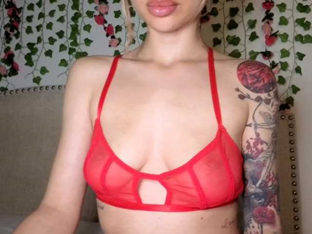 Xoxcat live cam on BongaCams