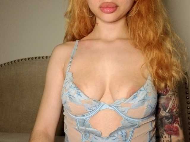 Xoxcat's BongaCams show and profile