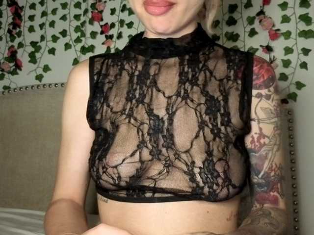 Xoxcat live cam on BongaCams
