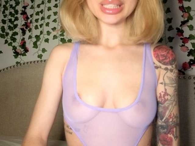 Xoxcat — live female cam