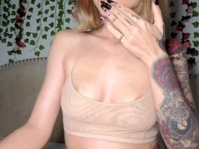 Xoxcat live cam on BongaCams