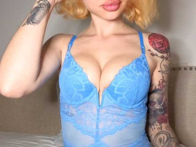 Xoxcat live cam on BongaCams