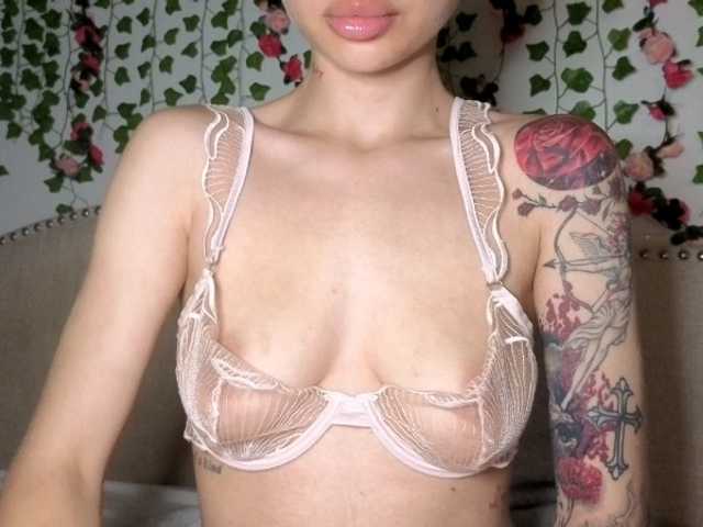 Xoxcat live cam on BongaCams