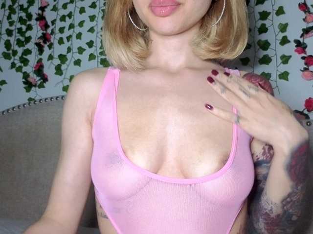 Xoxcat live cam on BongaCams