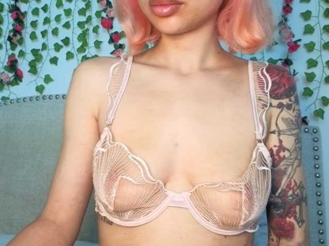 Xoxcat live cam on BongaCams