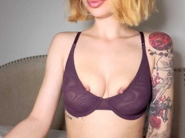 Xoxcat live cam on BongaCams