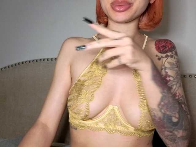 Xoxcat live cam on BongaCams