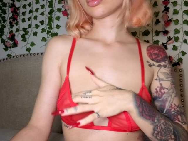Xoxcat live cam on BongaCams