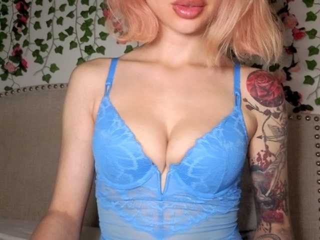 Xoxcat live cam on BongaCams