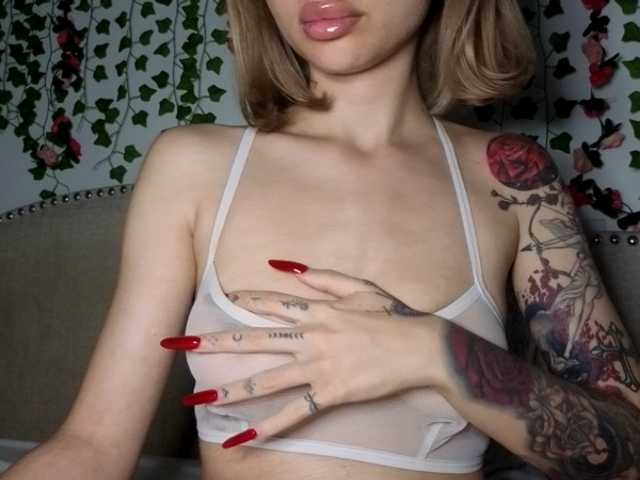 Xoxcat live cam on BongaCams