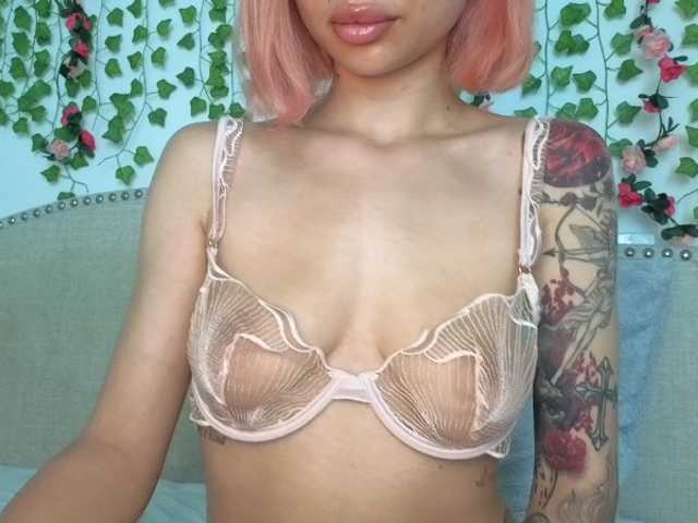 Xoxcat live cam on BongaCams