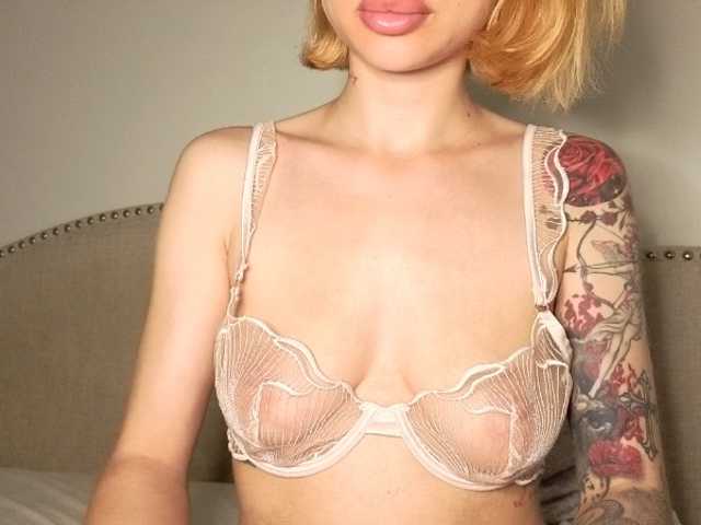 Xoxcat live cam on BongaCams