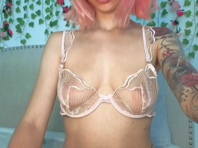 Xoxcat live cam on BongaCams