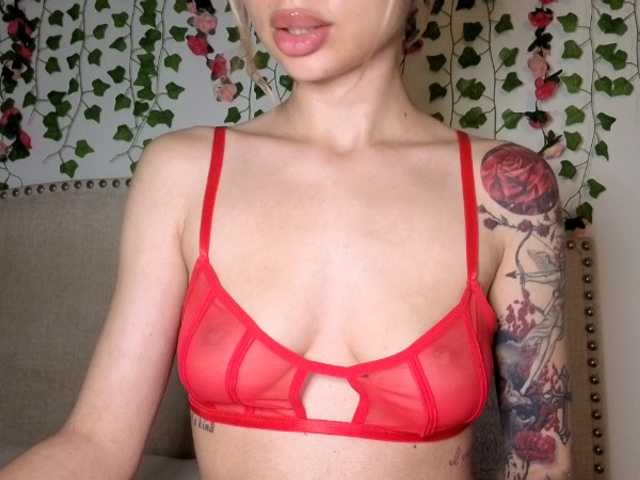 Xoxcat live cam on BongaCams