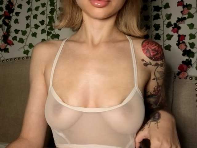 Xoxcat live cam on BongaCams