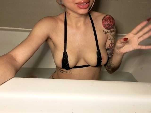 Xoxcat live cam on BongaCams