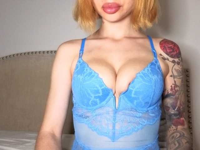 Xoxcat live cam on BongaCams