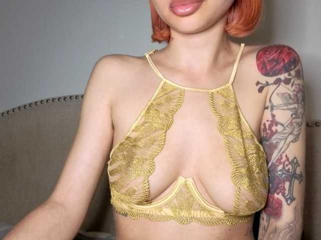 Xoxcat live cam on BongaCams