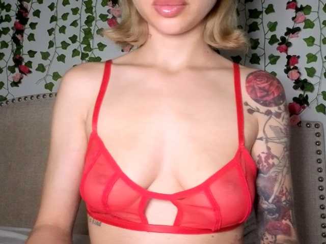 Xoxcat live cam on BongaCams